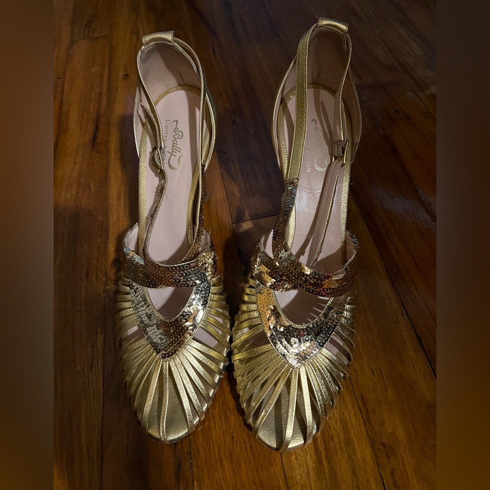 Bally limited Edition Vintage gold heels